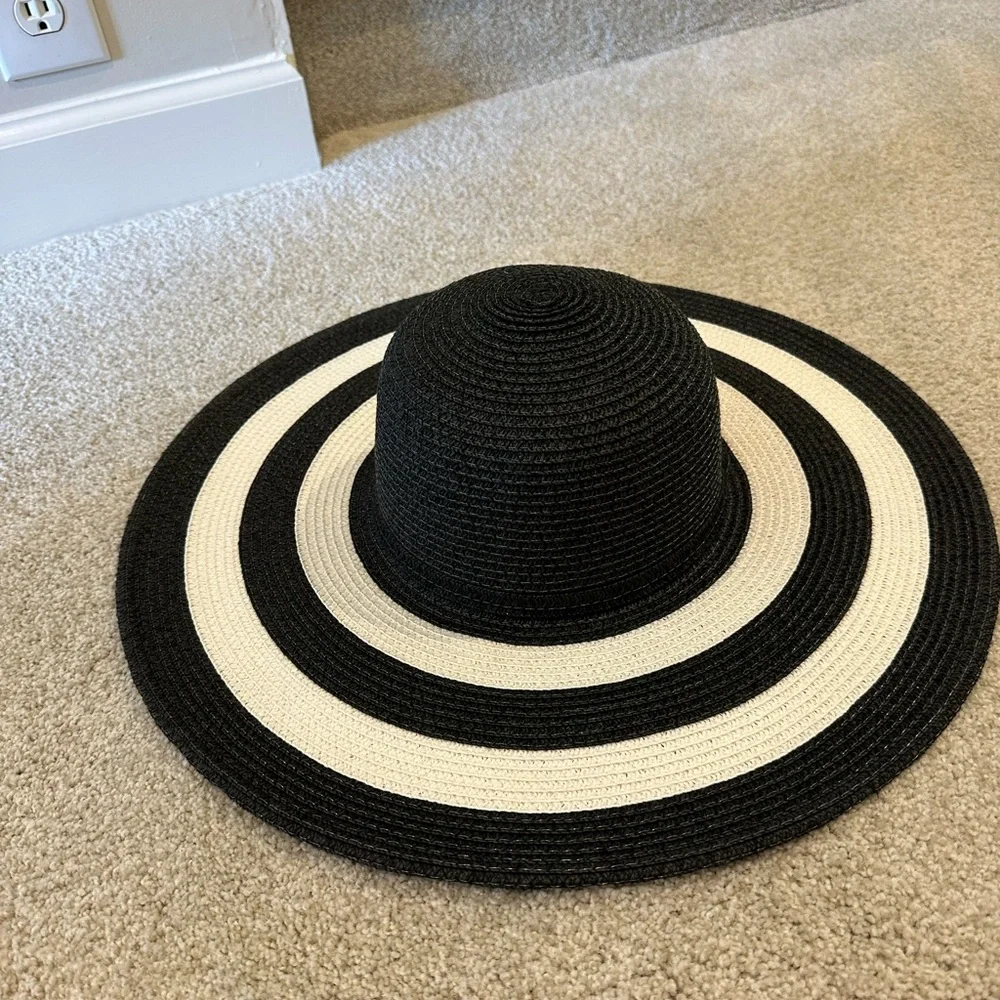 Elegant Black and White Wide Brim Hat Charming Charlie’s - Picture 6 of 9
